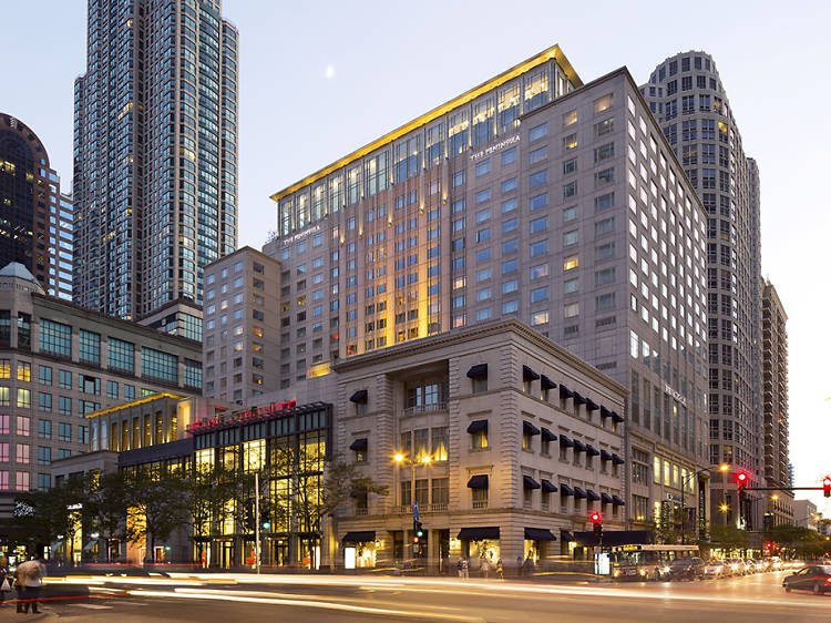 Experience Opulence: 7 Chicago Luxury Hotels Downtown